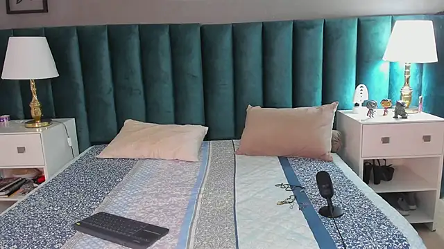 Karol fenixx online show from 03-18-25, 06:59