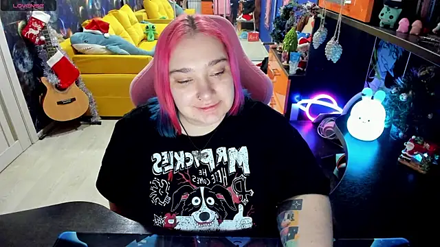 Softie Sofy online show from 12-31-24, 02:08