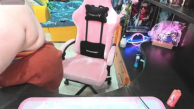 Softie Sofy online show from 10-16-25, 03:29