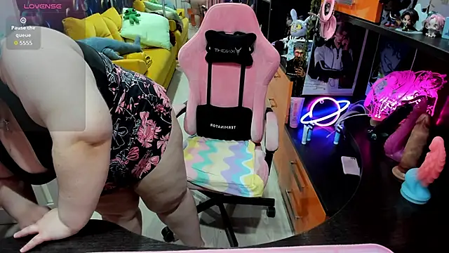 Softie Sofy online show from 05-05-26, 02:41