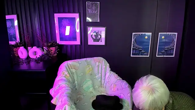 CarmenSoft online show from 12-21-25, 08:49