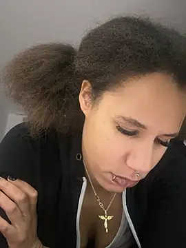 Snapshot of AaliyahHarris chatting on 01-29-25, 06:28 AaliyahHarris online show from 01-29-25, 06:28