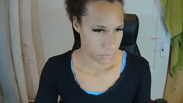 Snapshot of AaliyahHarris chatting on 09-29-25, 08:13 AaliyahHarris online show from 09-29-25, 08:13