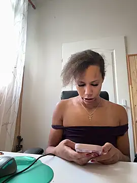 Snapshot of AaliyahHarris chatting on 10-07-25, 12:57 AaliyahHarris online show from 10-07-25, 12:57