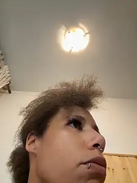 Snapshot of AaliyahHarris chatting on 10-10-25, 04:39 AaliyahHarris online show from 10-10-25, 04:39