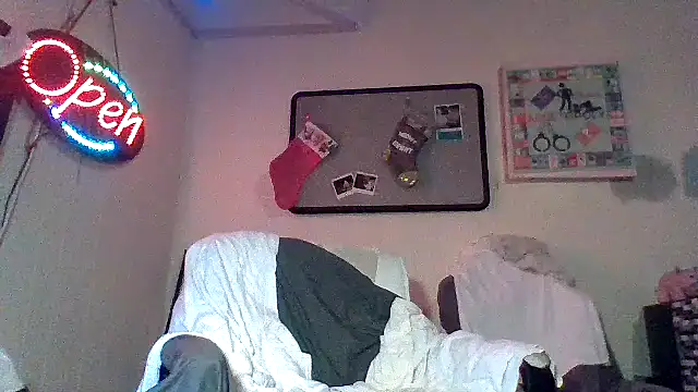 Snapshot of CLoSpunkmeyer69 chatting on 12-14-24, 08:08 CLoSpunkmeyer69 online show from 12-14-24, 08:08