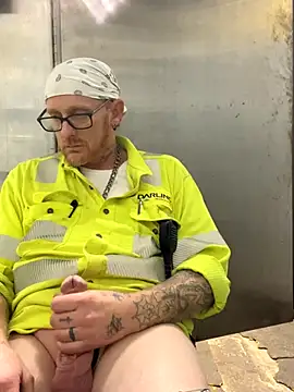 Snapshot of CLoSpunkmeyer69 chatting on 10-15-25, 02:33 CLoSpunkmeyer69 online show from 10-15-25, 02:33