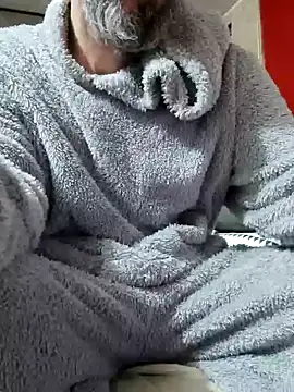 Snapshot of 207RCCam chatting on 12-08-24, 03:43 207RCCam online show from 12-08-24, 03:43