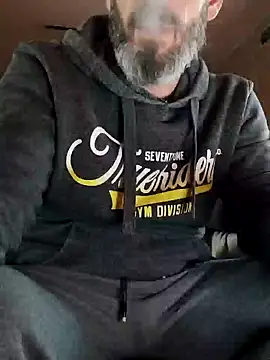 Snapshot of 207RCCam chatting on 01-12-25, 04:29 207RCCam online show from 01-12-25, 04:29