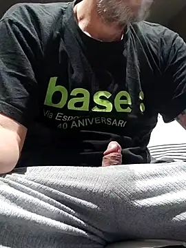 Snapshot of 207RCCam chatting on 10-05-25, 03:27 207RCCam online show from 10-05-25, 03:27