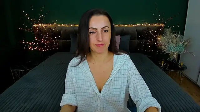 Rebecca Diamond online show from 01-23-25, 07:32