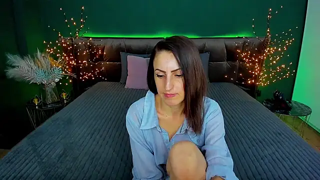 Rebecca Diamond online show from 02-04-25, 03:26