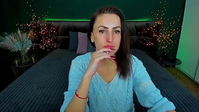 Rebecca Diamond online show from 02-11-25, 09:42