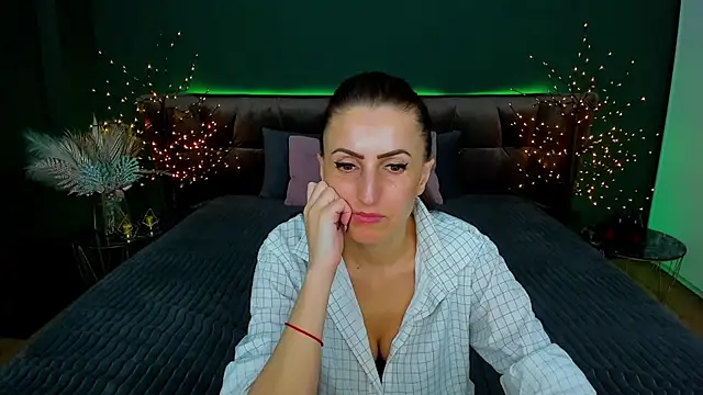 Rebecca Diamond online show from 02-18-25, 03:43