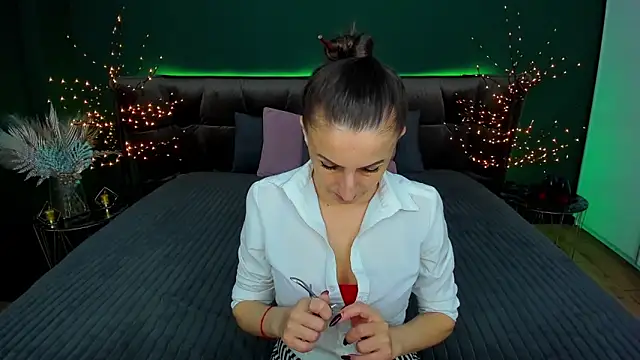 Rebecca Diamond online show from 03-20-25, 09:15