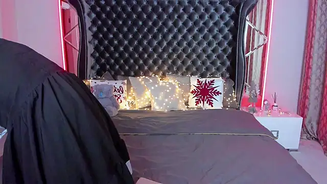 Rebecca Diamond online show from 12-23-25, 06:00