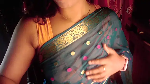 Snapshot of banglarani880 chatting on 03-13-25, 04:45 banglarani880 online show from 03-13-25, 04:45