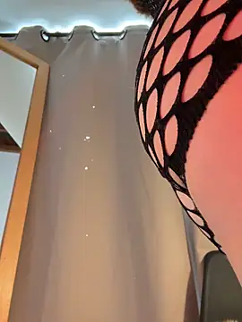 curchez  online show from 09-23-25, 07:50