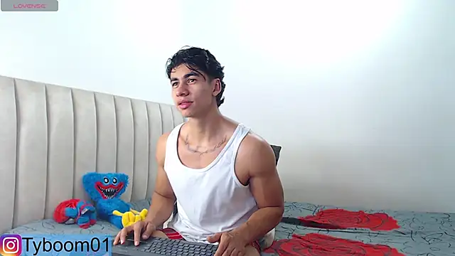 TYLER BOOM online show from 01-11-25, 03:44