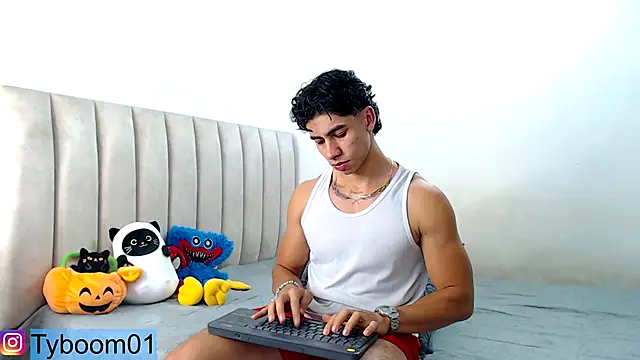 TYLER BOOM online show from 10-02-25, 12:50
