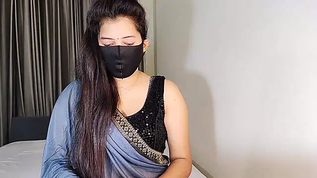Snapshot of YourLovelyQueen chatting on 12-23-24, 04:22 YourLovelyQueen online show from 12-23-24, 04:22