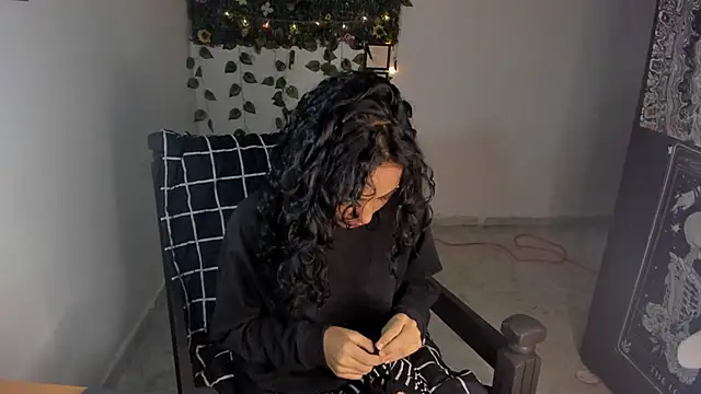 Mary Rosse1 online show from 10-15-25, 07:25