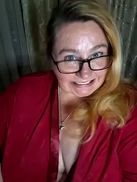 Snapshot of Iceprincess2bad4u chatting on 04-20-26, 06:09 Iceprincess2bad4u online show from 04-20-26, 06:09
