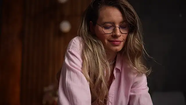 Snapshot of BrandyWhite chatting on 11-03-25, 04:47 BrandyWhite online show from 11-03-25, 04:47