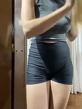 Snapshot of larrysalopes chatting on 03-31-26, 12:12 larrysalopes online show from 03-31-26, 12:12