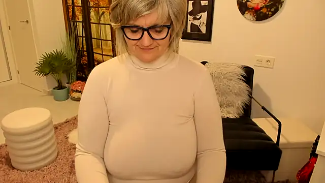 Milf-Ella online show from 03-03-25, 06:44