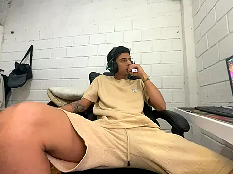 Max TheHorseDick online show from 11-30-25, 01:31