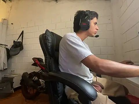 Max TheHorseDick online show from 11-30-25, 04:00