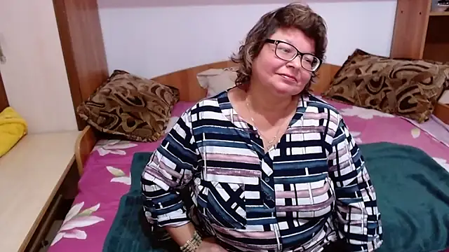 SweetMommaX online show from 10-16-25, 01:56