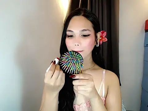 Snapshot of Webcumcutie chatting on 04-21-26, 04:30 Webcumcutie online show from 04-21-26, 04:30