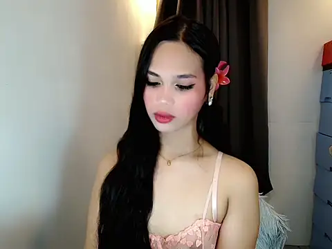 Snapshot of Webcumcutie chatting on 04-25-26, 05:32 Webcumcutie online show from 04-25-26, 05:32