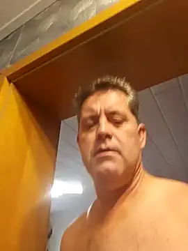 Snapshot of outdoors70 chatting on 02-17-25, 07:15 outdoors70 online show from 02-17-25, 07:15