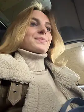 Snapshot of -AngelAri- chatting on 10-02-25, 06:04 -AngelAri- online show from 10-02-25, 06:04