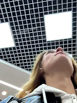 Snapshot of -AngelAri- chatting on 10-08-25, 06:05 -AngelAri- online show from 10-08-25, 06:05