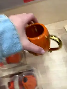 Snapshot of -AngelAri- chatting on 10-28-25, 09:06 -AngelAri- online show from 10-28-25, 09:06