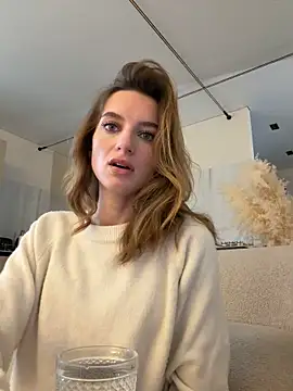 Snapshot of -AngelAri- chatting on 10-30-25, 09:11 -AngelAri- online show from 10-30-25, 09:11