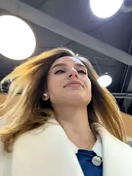 Snapshot of -AngelAri- chatting on 11-04-25, 06:07 -AngelAri- online show from 11-04-25, 06:07