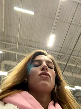 Snapshot of -AngelAri- chatting on 11-06-25, 06:09 -AngelAri- online show from 11-06-25, 06:09