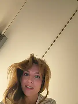 Snapshot of -AngelAri- chatting on 03-21-26, 09:07 -AngelAri- online show from 03-21-26, 09:07