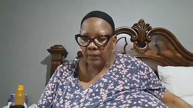 Snapshot of SEXYBOOBSNASS chatting on 10-10-25, 06:18 SEXYBOOBSNASS online show from 10-10-25, 06:18