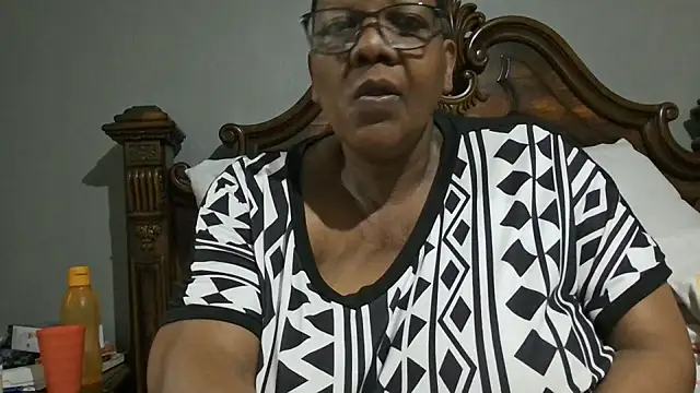 Snapshot of SEXYBOOBSNASS chatting on 10-17-25, 03:10 SEXYBOOBSNASS online show from 10-17-25, 03:10