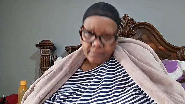 Snapshot of SEXYBOOBSNASS chatting on 10-20-25, 05:08 SEXYBOOBSNASS online show from 10-20-25, 05:08