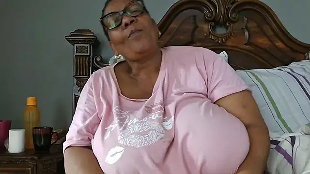 Snapshot of SEXYBOOBSNASS chatting on 11-03-25, 06:03 SEXYBOOBSNASS online show from 11-03-25, 06:03