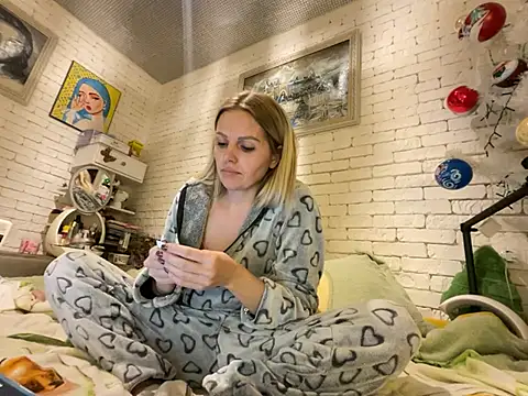Snapshot of Angel_girllovemy chatting on 01-04-25, 03:17 Angel girllovemy online show from 01-04-25, 03:17