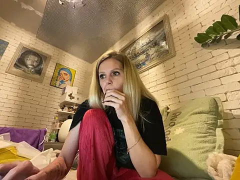 Snapshot of Angel_girllovemy chatting on 02-04-25, 05:12 Angel girllovemy online show from 02-04-25, 05:12
