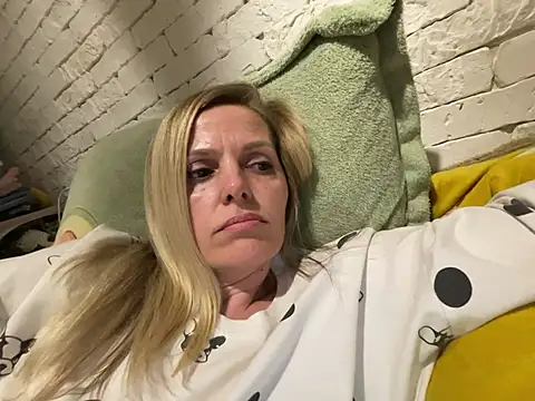 Snapshot of Angel_girllovemy chatting on 03-20-25, 05:04 Angel girllovemy online show from 03-20-25, 05:04